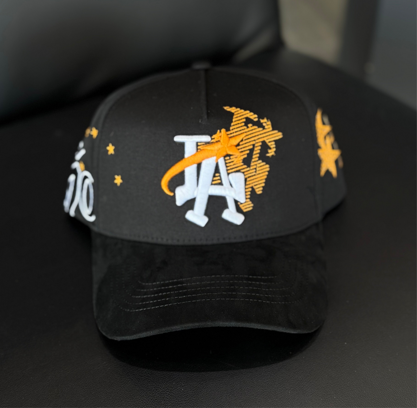 31 HATS -LA" AMARILLA EL MAGO