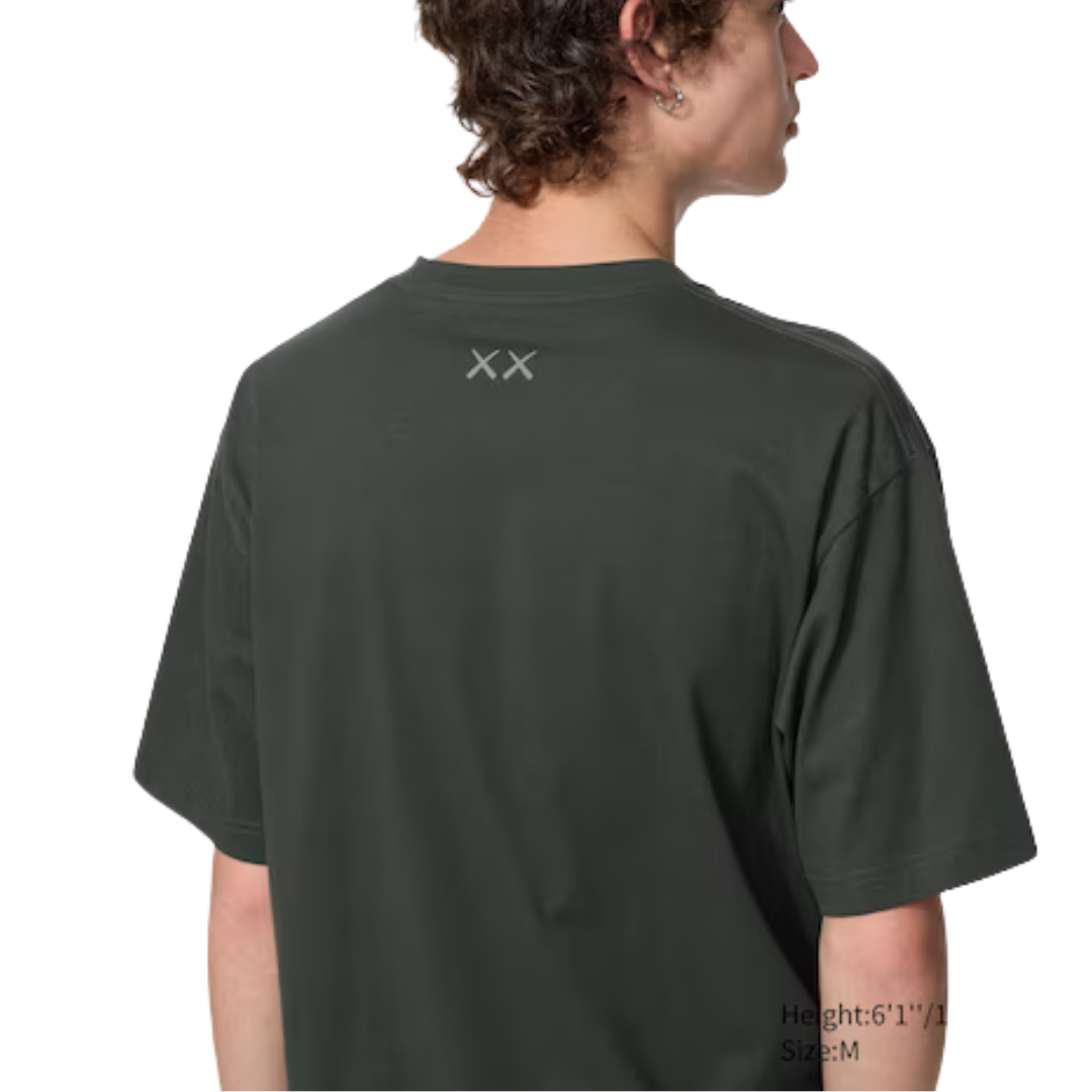 Tee Uniqlo x Kaws "Kaws Universe" Grey