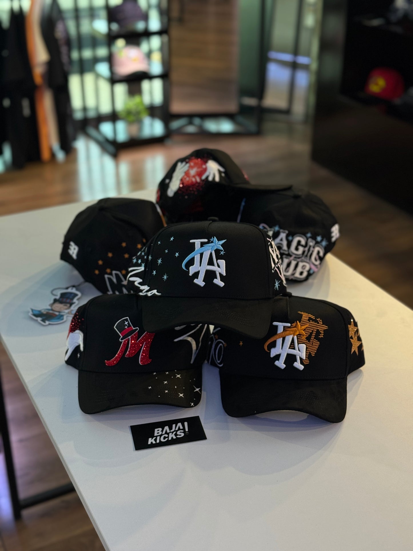 31 HATS - "LA" AZUL EL MAGO