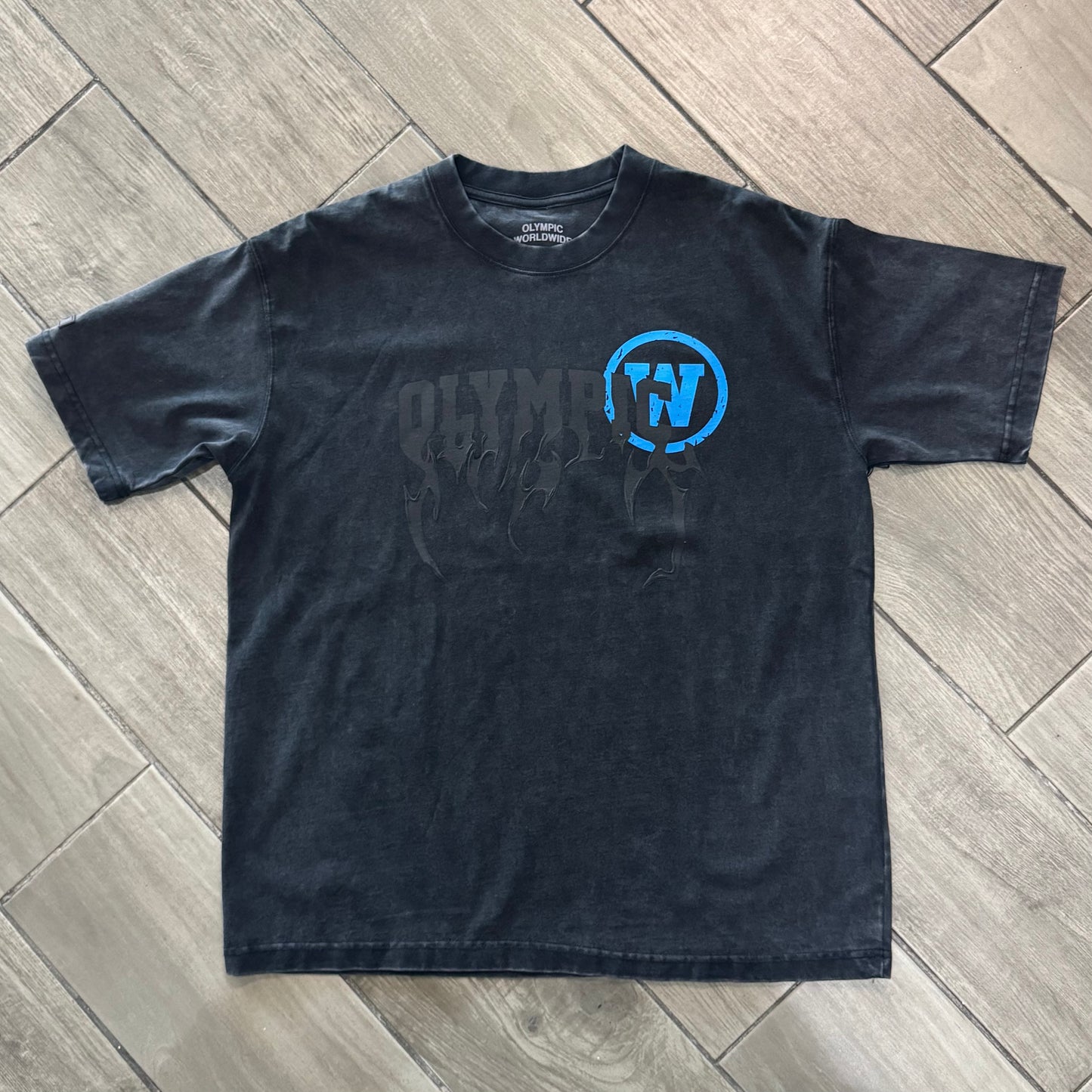 Tee Olympic 'Gothic' Washed Grey