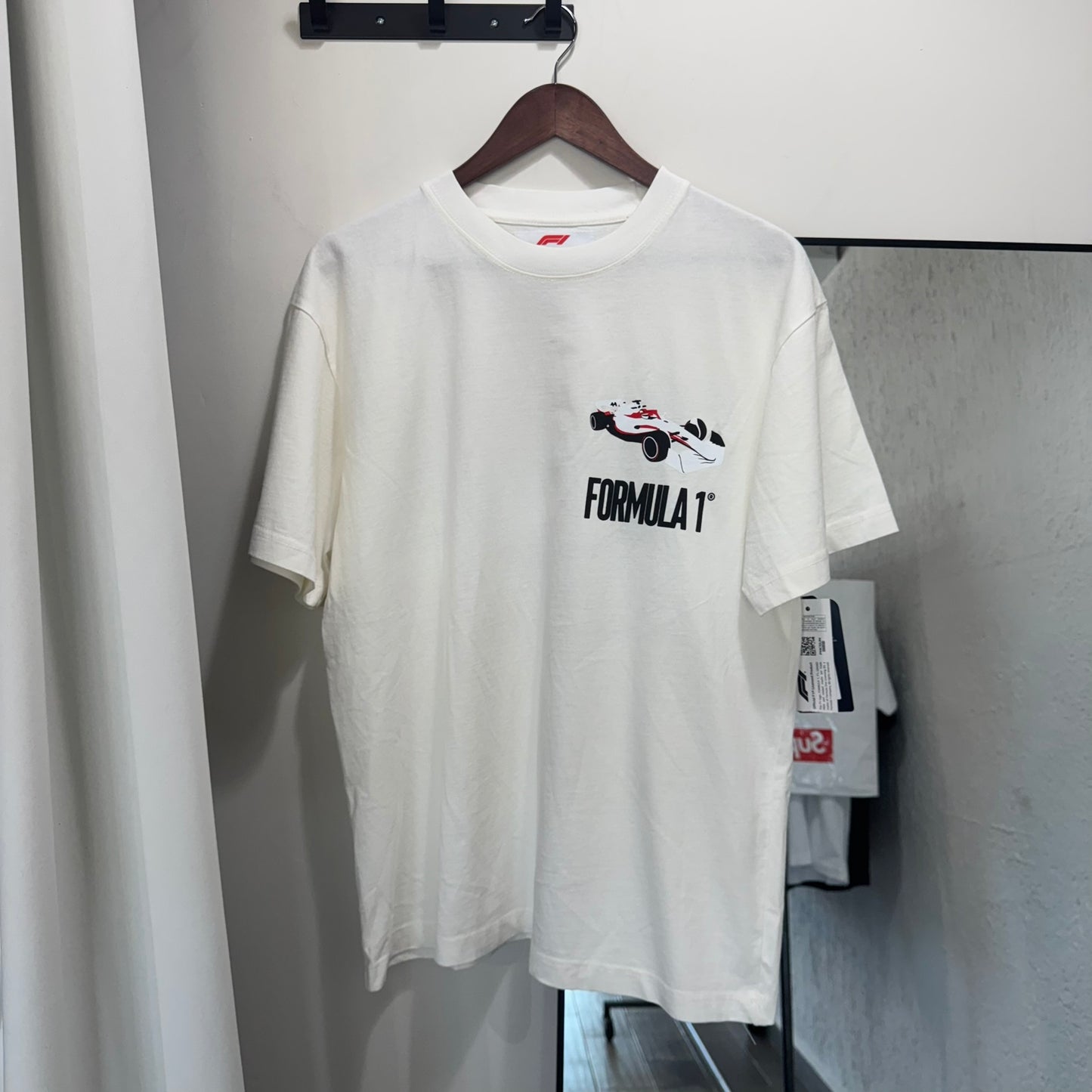 Tee F1 Pinnacle White