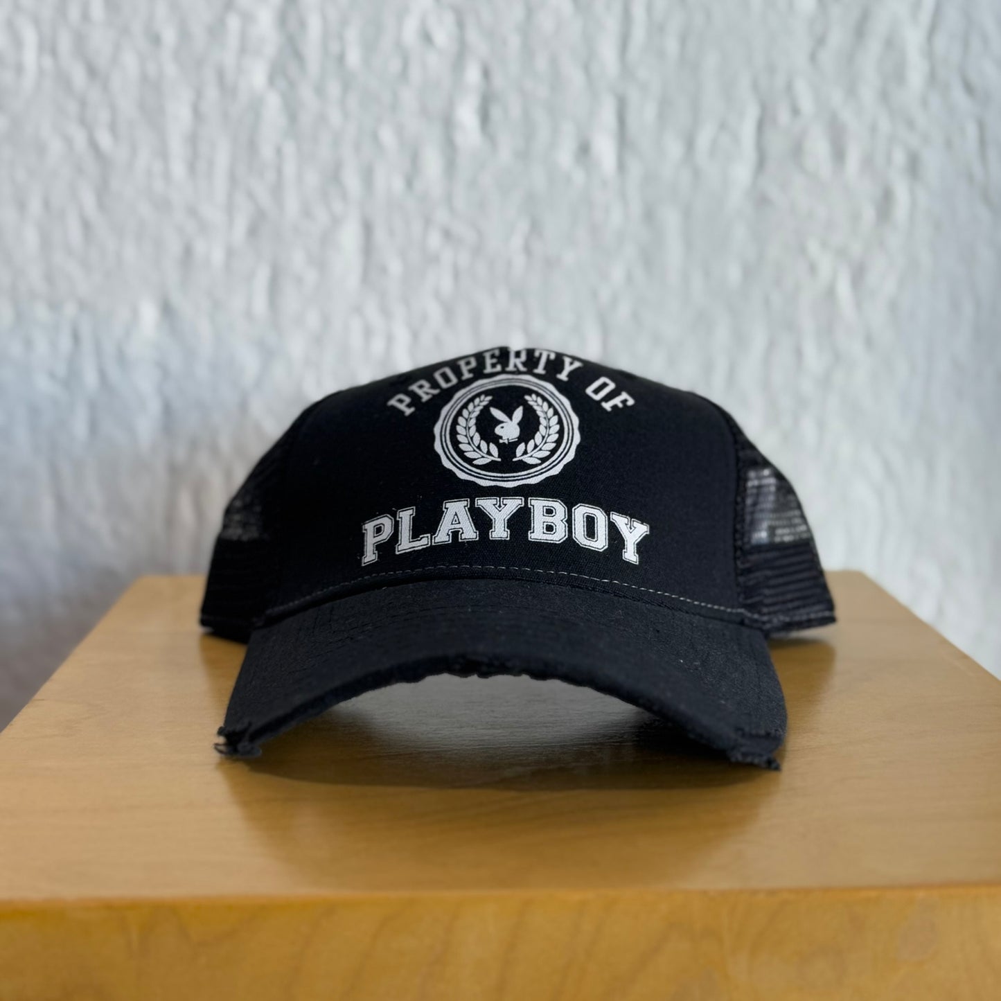 Gorra Playboy Trucker Negra