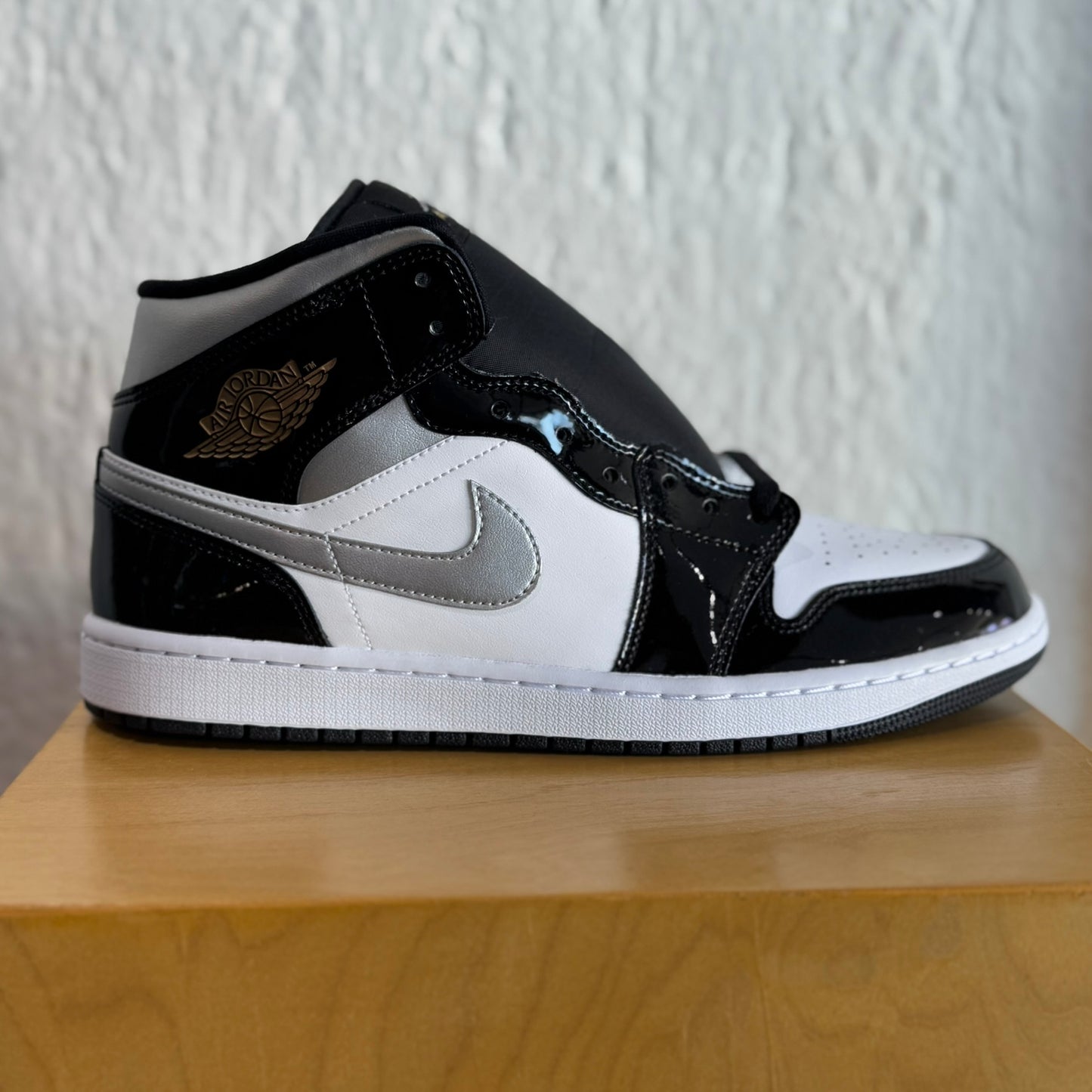 Jordan 1 Mid Metallic Silver