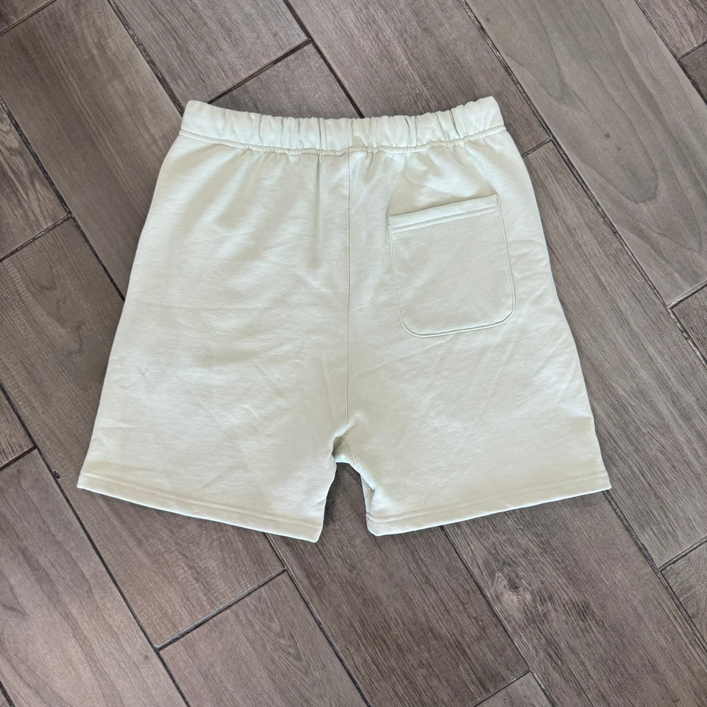 Short Essentials Light Green