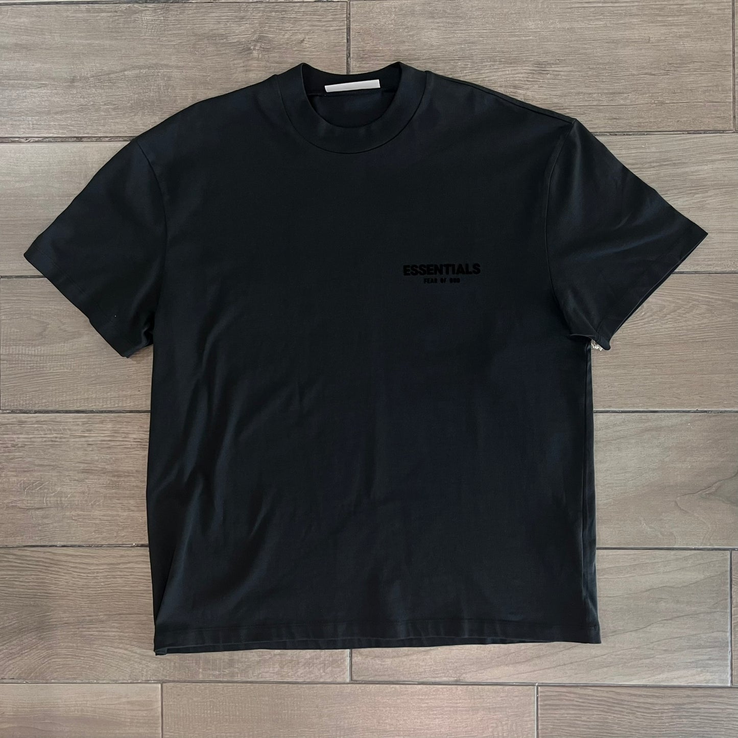 Tee Essentials Black