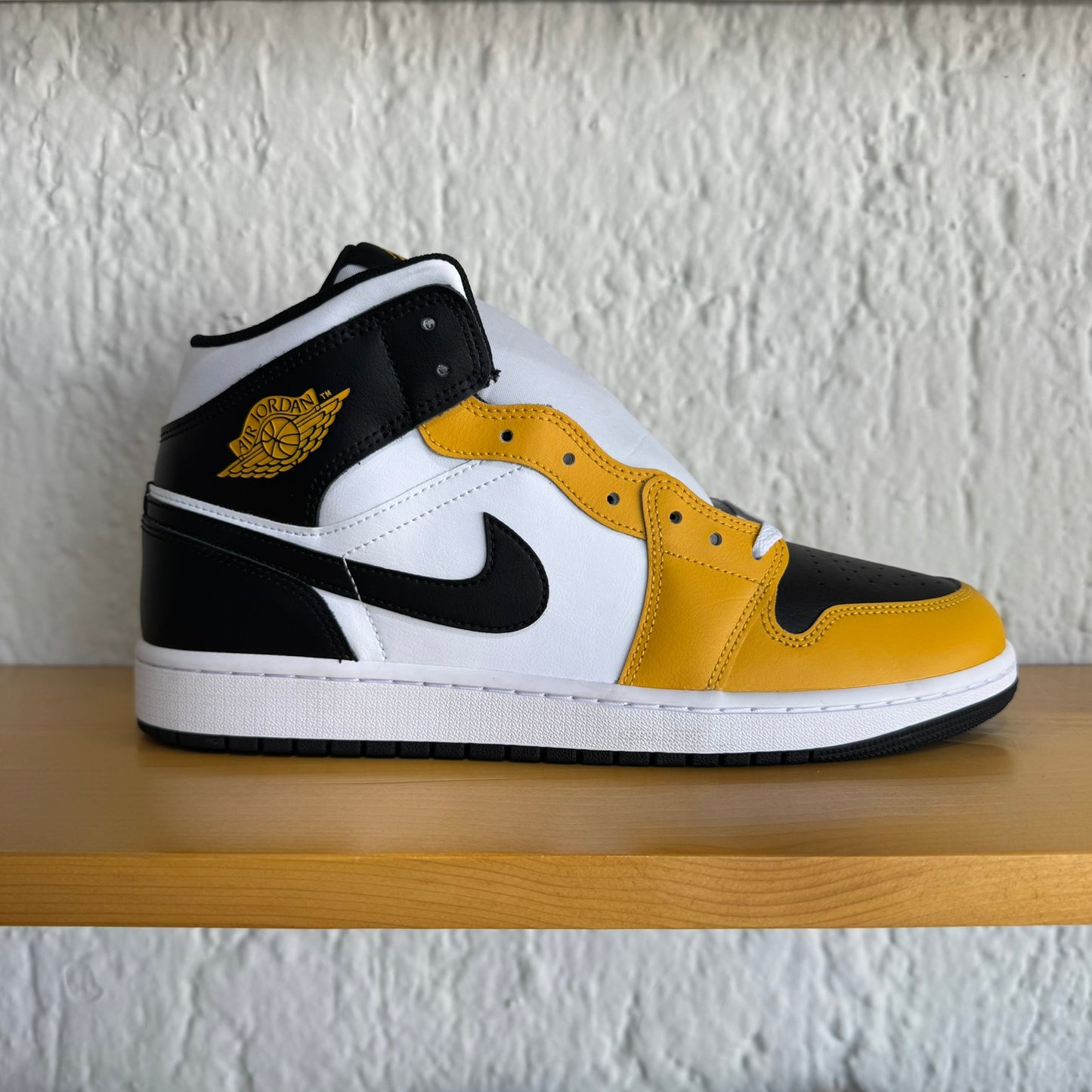 Jordan 1 Mid Yellow Ochre