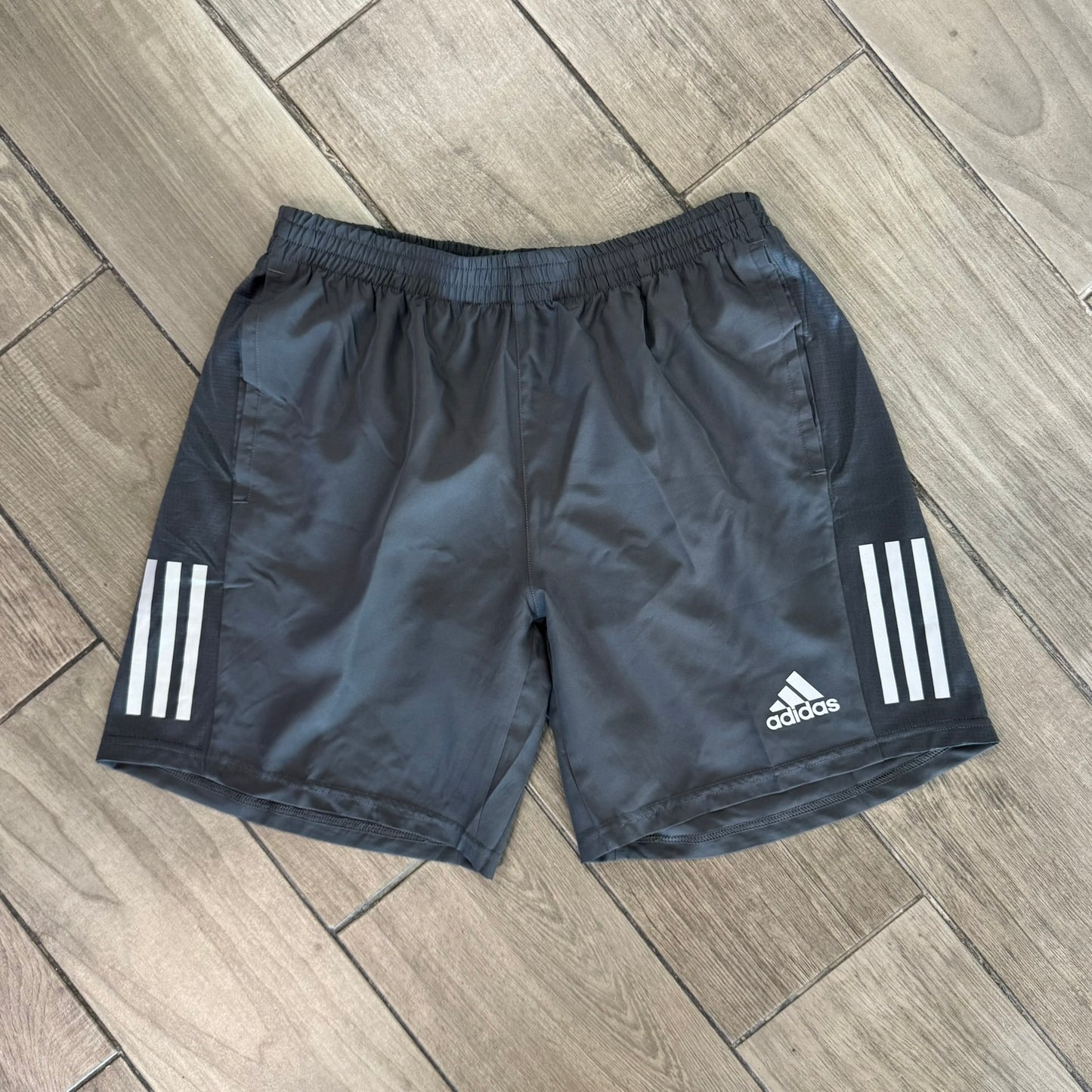 Short Adidas Running Own The Run Gris