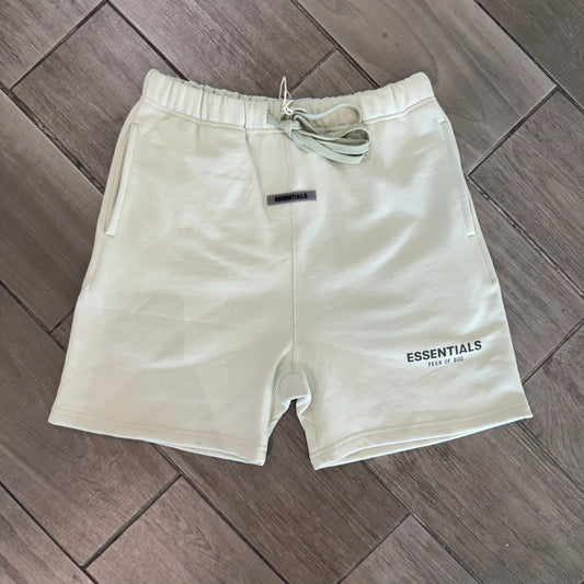Short Essentials Light Green